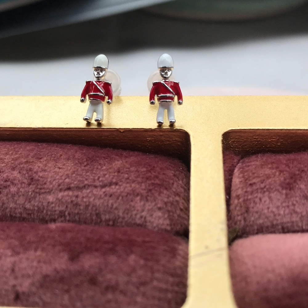 - New S925 British Nutcracker stud earrings - Picture 2 of 6